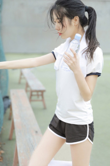 学长含着她的乳奶揉搓揉捏小说